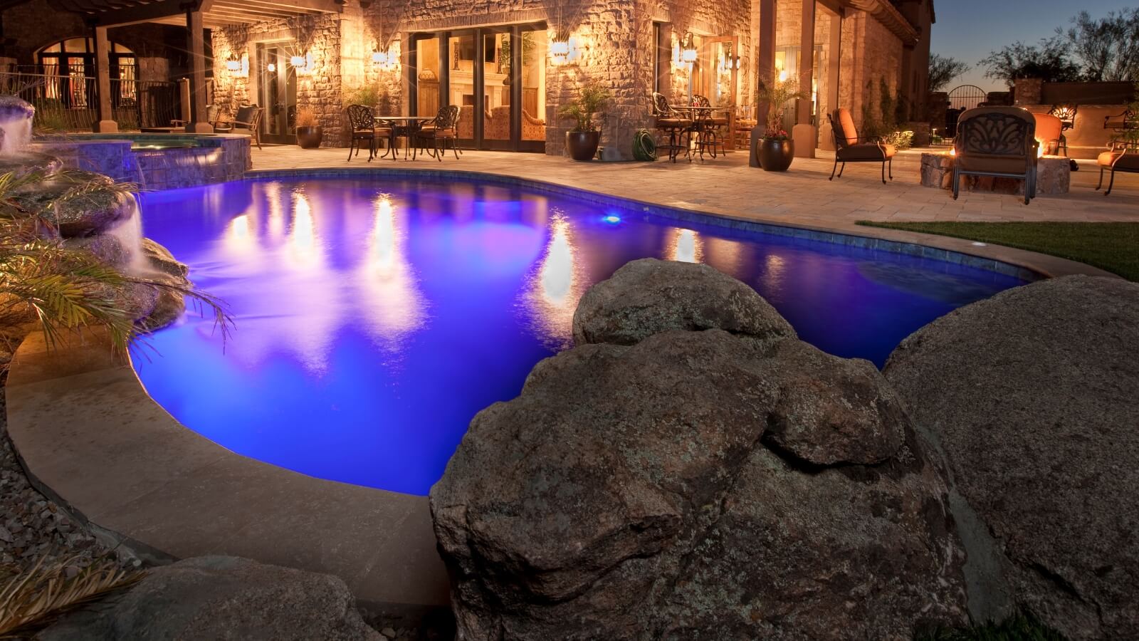 Luxury Backyard Pool